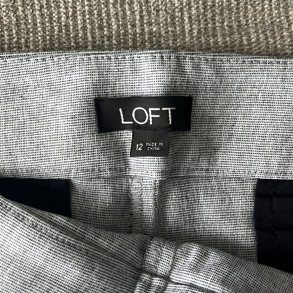 LOFT Ruffle Short - Picture 4 of 5